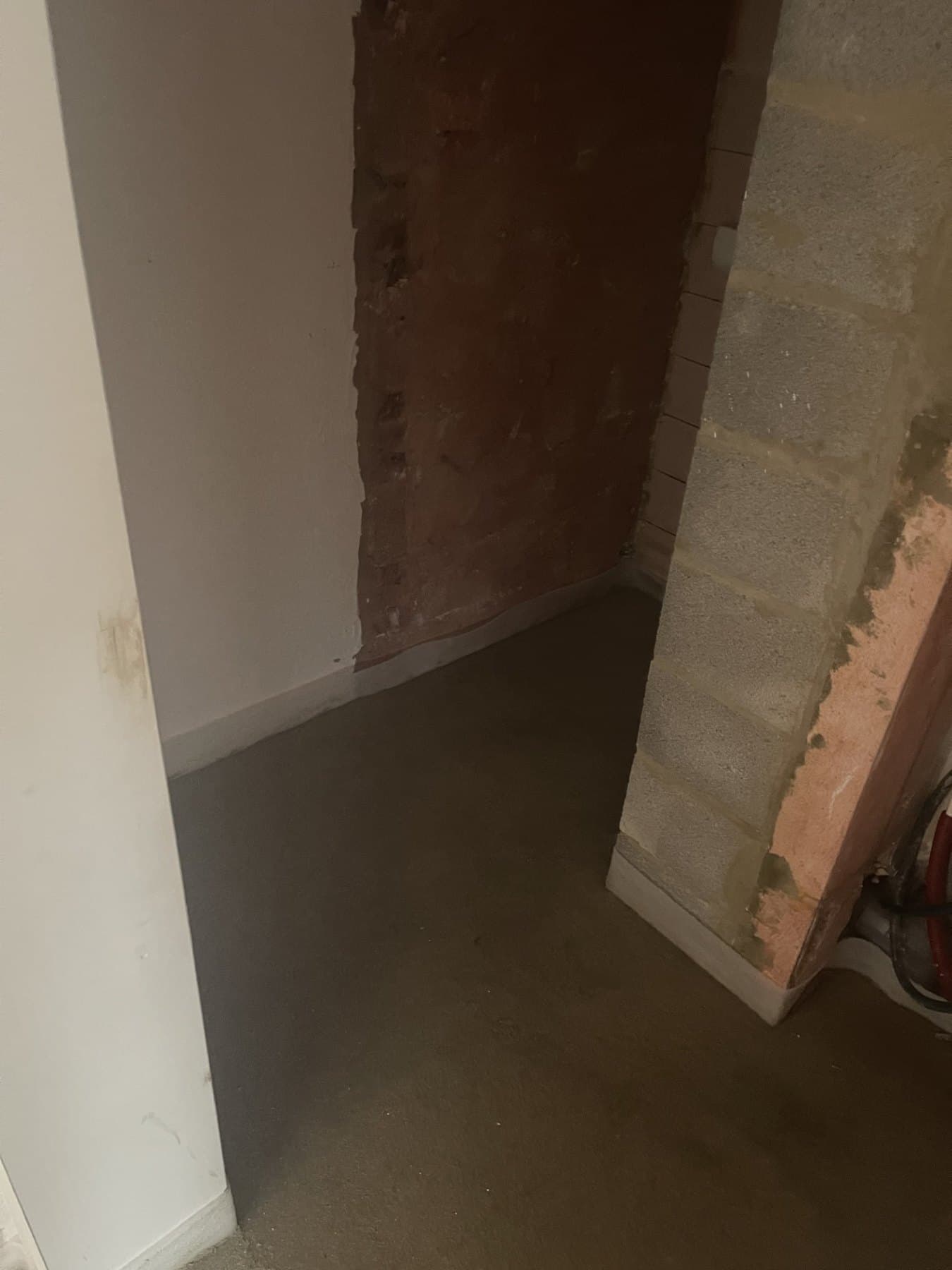 Chape lissée prête pour le carrelage
