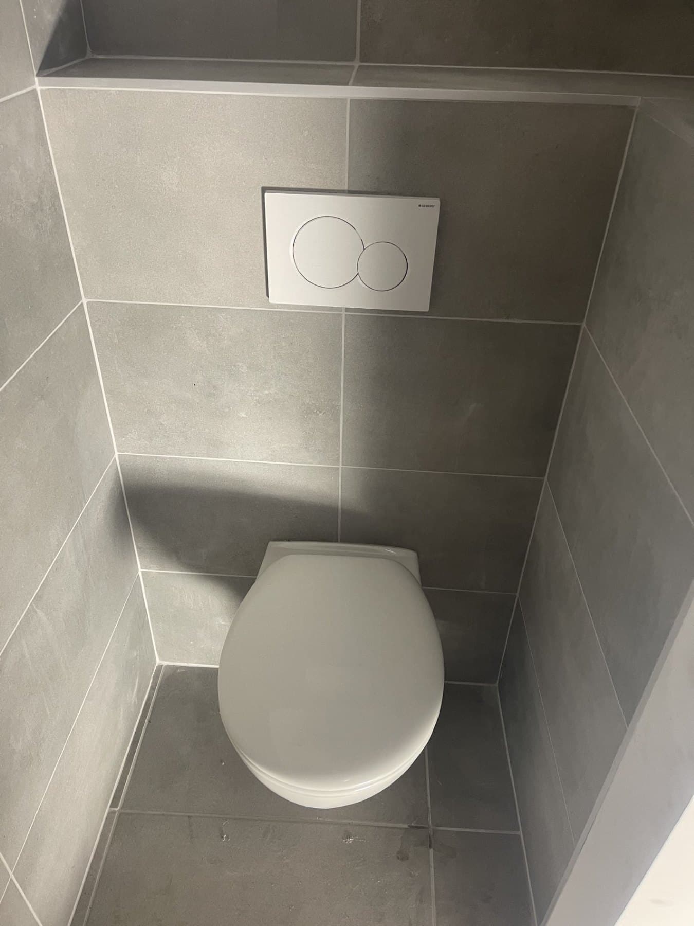WC suspendu avec bâti-support